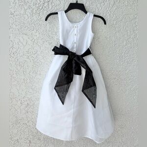 Us Angels White Organza Sash & Bow Girls Dress size 7